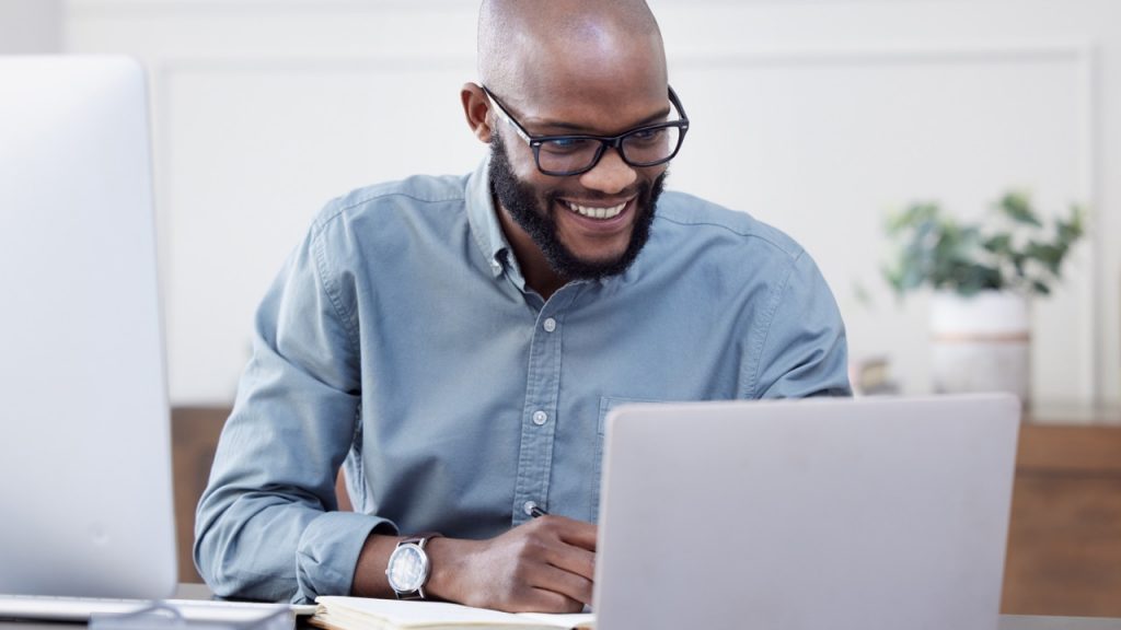 student applying on laptop